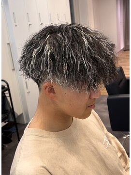 ルースト 京都四条大宮店(ROOST) 男らしさ全開 ''ツイスパ×ホワイトハイライト''