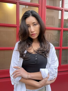 ブルックス レイヤーカット　かきあげ　ロング　色気ヘア