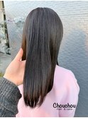 くすみ感のダークグレージュ