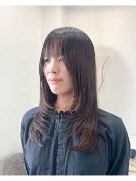 ロッカ(ROCCA) 顔まわりレイヤーで垢抜けるセミロングヘア