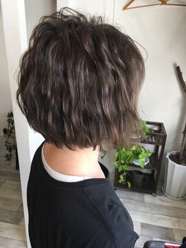 トーク 伊丹本店(TAL'KE) ブルージュショートボブ