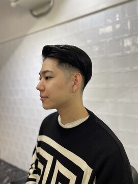 メリケンバーバーショップ フクオカ(MERICAN BARBERSHOP FUK) ビジネスフェードコンマフェザー