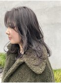 やわらかグレージュ