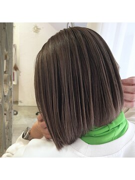 フィオ(fio) 【fioフィオ】ボブデザインカラー