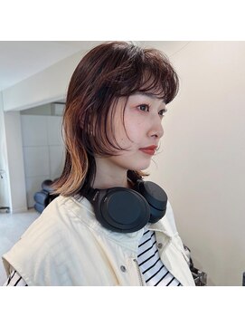 ユイル(Uil) インナーカラー、レイヤーカット