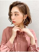 ホワイトグレージュショートボブ30代40代50代ひし形シルエット