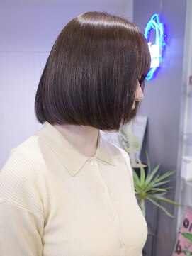 カシェル トウキョウ(Cashel Tokyo) オリーブベージュ オリーブグレージュ ボブ ブリーチなしWカラー