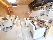 ディア アアルト 本厚木駅前店の雰囲気（指先まで美しく♪ヘアとネイルの同時施術も承ります☆）