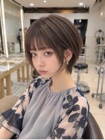 ロハスバイケンジ(LOHAS by KENJE)&nbsp;ワイドバングで大人モードくびれショート