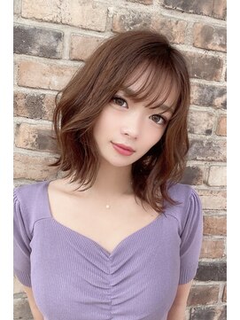 リークフー(Ree cu fuu) フェザーバング外ハネボブ小顔前髪顔周りカットくびれミディ