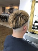 ブロンド×スキンフェード