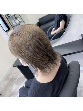 エル(elle.) bleach color