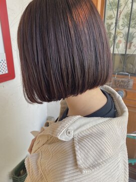 パディントン(Paddington) フラット感がカワイイ☆コーラルピンクの甘々ボブ♪