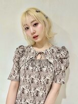 エアー 青山(AIR) ブロンドベージュ波打ちカールミニボブ