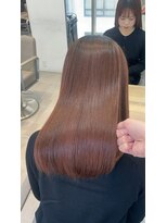 エラ(Ella) 髪質改善カラーでツヤと手触りを両立！