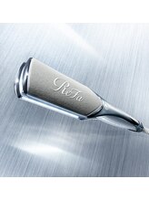 【ワンストロークでうねり整う。隙なくツヤめく別格のストレート】