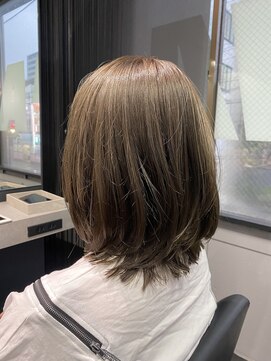 シカマ(SIKAMA) ミディアムボブ