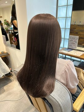 イルダバイグラッシー センター北(iluda by glassi) ブリーチなしWカラーで作る 艶感ブラウン［伊左治祐未］