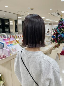 アミュー(Amyu) 外ハネかわいい切りっぱなしボブ