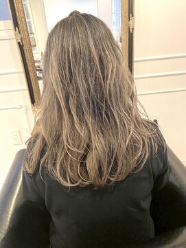 シー バイ ラヴィズム けやき通り1号店(Sea by LUVISM) ミディアムレイヤー