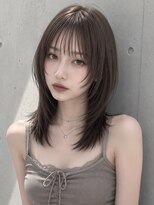 ユーフォリア 新宿通り(Euphoria)&nbsp;ミディアムレイヤーハッシュカットシースルーウルフ透明感グレー