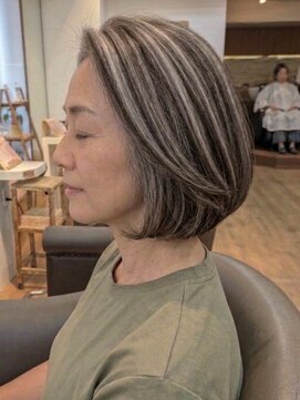 ヘアスタジオルース(HAIR STUDIO LUZ) 40代50代60代の大人ボブ/白髪ぼかしハイライト/堀江/北堀江