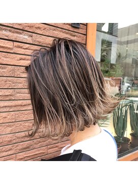 ウル(Ulu) ナチュラルコントラストバレイヤージュ☆