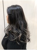 スモーキーグレージュ