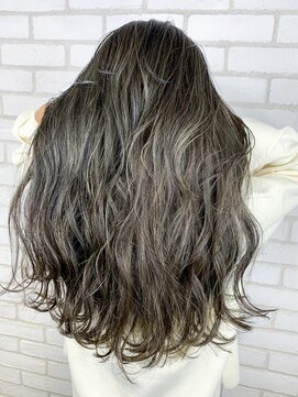 シウン(SIUN.) マットベージュアッシュ　エアリーヘア