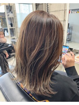 ボウ(BOW) ミディアムレイヤー×シークレットハイライト