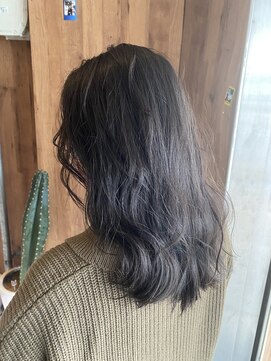 アヴァンス 天王寺店(AVANCE.) ブルーブラック×透明感