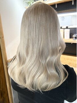 キラ 原宿(KILLA) ◇黒髪/グレーベージュ/レイヤーロング/ダブルカラー/ハイトーン