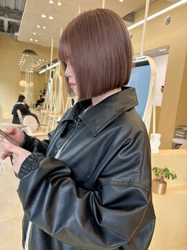 スニュウ(snuw) 【snuw_hotaru】ブリーチカラーミルクティカラーボブ