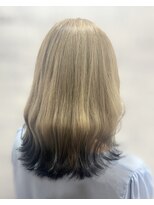 イリエ 川口(irier)&nbsp;ホワイトベージュにエンドカラーネイビー【やくしじん】