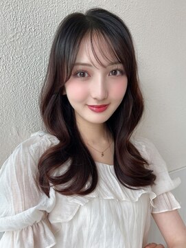 ラルユー 金山(LallYou) 柔らかなレイヤーで魅せる大人ロングスタイル