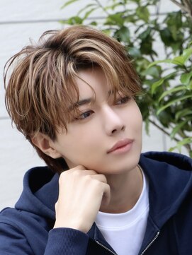 オーシャントーキョーウエスト 心斎橋 (OCEAN TOKYO WEST) メンズハイライトセンターパート韓流ショート