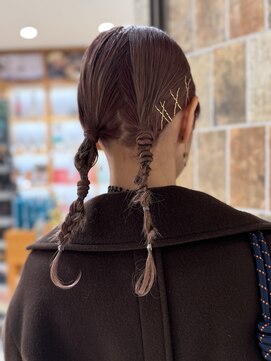 ピークアブー アヴェダ アトレ恵比寿(PEEK-A-BOO AVEDA) 大人のツインテール