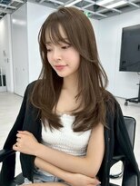 ユーフォリア 新宿通り(Euphoria)&nbsp;ロングレイヤー 韓国ヘア 透明感ブラウン