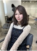 グレージュレイヤーカットミディアムレイヤー