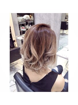 アライブ ハラジュク(ALIVE harajuku) 【ALIVE原宿】バレイヤージュでホワイトアッシュ☆根元は暗め☆