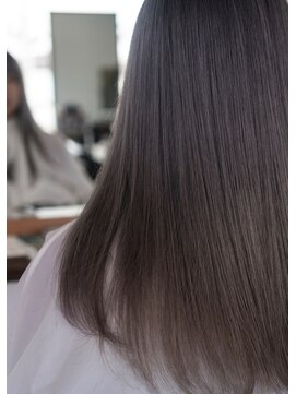 ヘアメイク エイト キリシマ(hair make No.8 kirishima) 〔No.8 中村〕ダブルカラー 6回目 シルバー