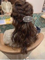 アドラーブル ヘアサロン(Adorable hair salon) 編み込みハーフアップスタイル