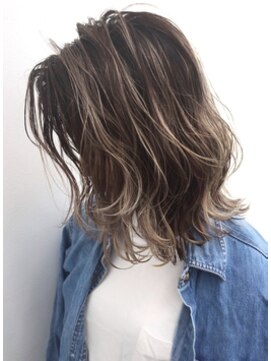 トルネード(TORNADO) 外国人風ウェービーボブ ハイライトバレイヤージュ グレージュ