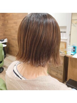 マーリエナル(MALIE NALU) ショートボブ