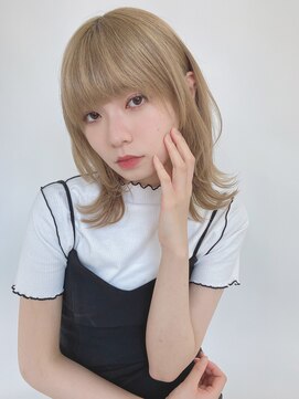 ルービック 難波(Rubik's) ハイトーン/ウルフヘア/透明感ヘーゼルベージュ