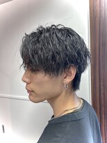 グート ヘアーメイク(gut HAIR MAKE) 縦落ちツイストスパイラル センターパート メンズ