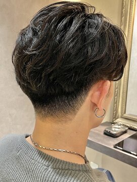 カインド 南青山(hair&make up KIND) ビジネス 爽やか ニュアンスパーマ　ナチュラルセンターパート