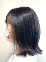アズール 草加(azule)&nbsp;外ハネ　切りっぱなしボブ　ミディアム