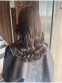 透明感のあるベージュヘアカラー