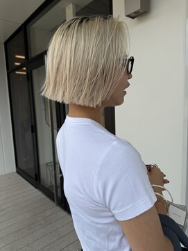 ステン(sten) ハイトーンボブホワイトブロンドミルクティーカラー